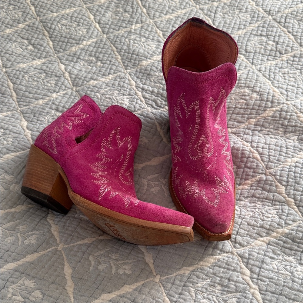 Ariat pink  cowboy  Ankle Boots